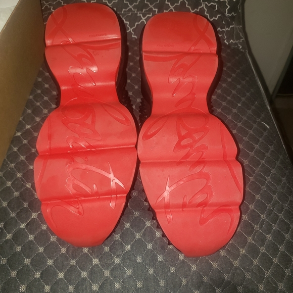 Christian  Louboutin - Picture 4 of 14
